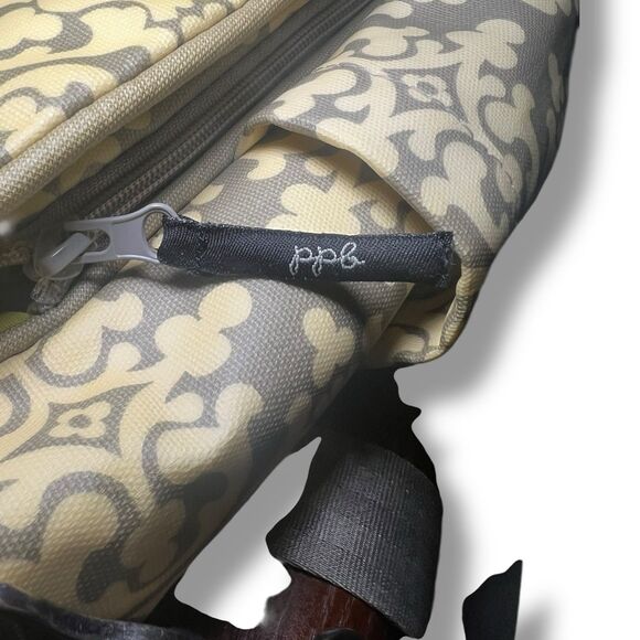 Petunia Pickle Bottom Large Carryall Berkshire Geometric Pattern Diaper Bag - Picture 10 of 16